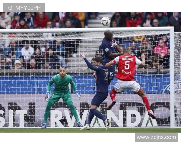 拉莫斯拦截精彩瞬间回顾展现防守大师的无与伦比技巧与智慧